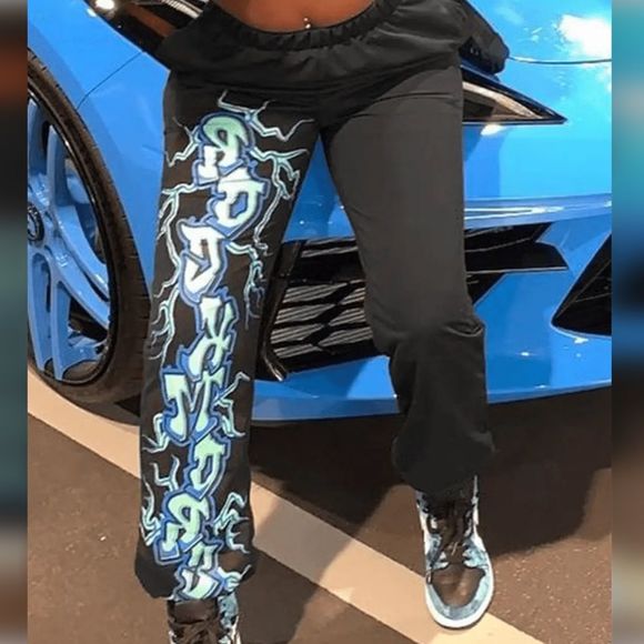 BLUSH MARK - Mid Waist Graphic Print Lace Up Sweatpants - Black - Picture 3 of 10